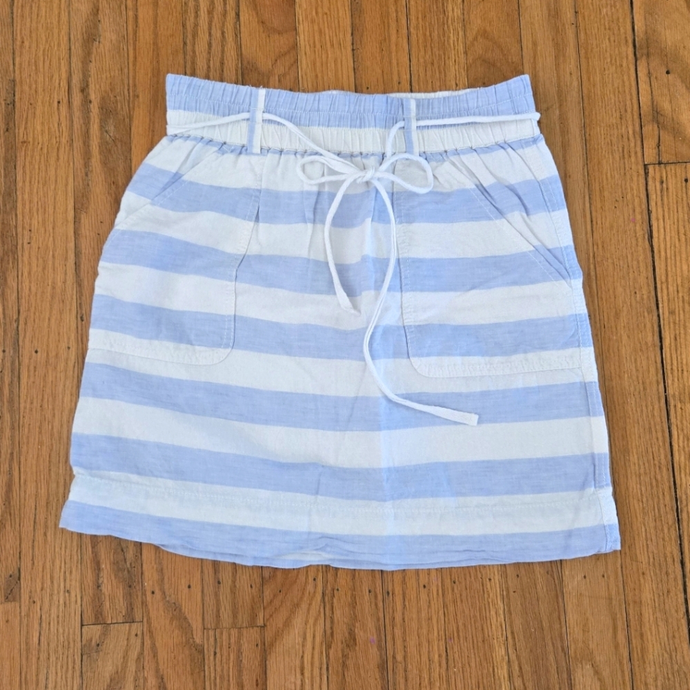 Loft mini skirt.